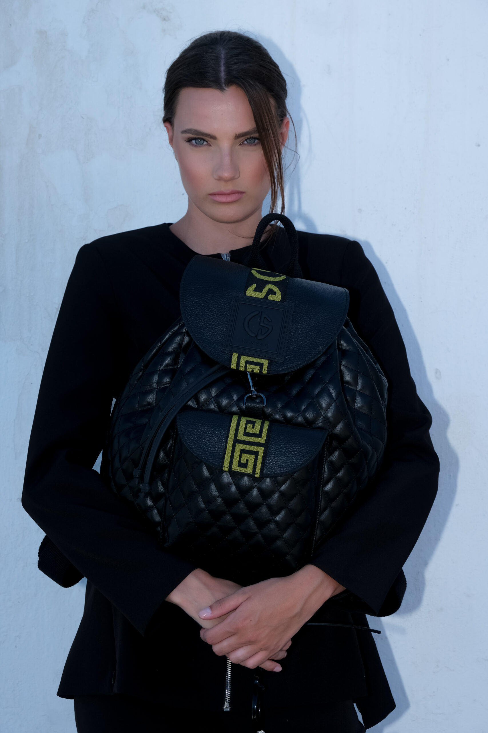 Achillia Black-1